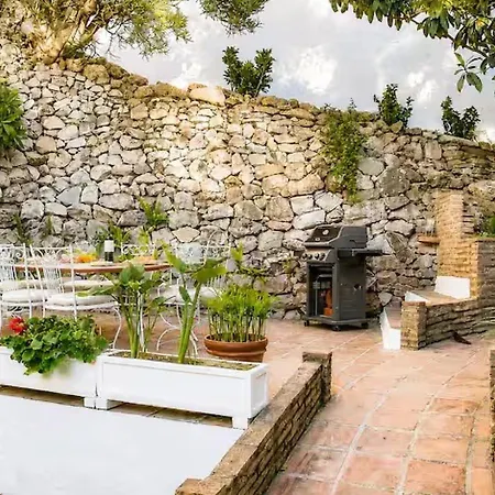 Сasa de vacaciones 4br | Garden, Bbq & 3m Walk | *