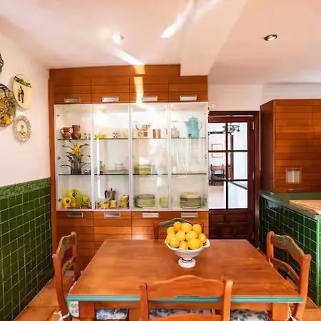 4br | Garden, Bbq & 3m Walk | *